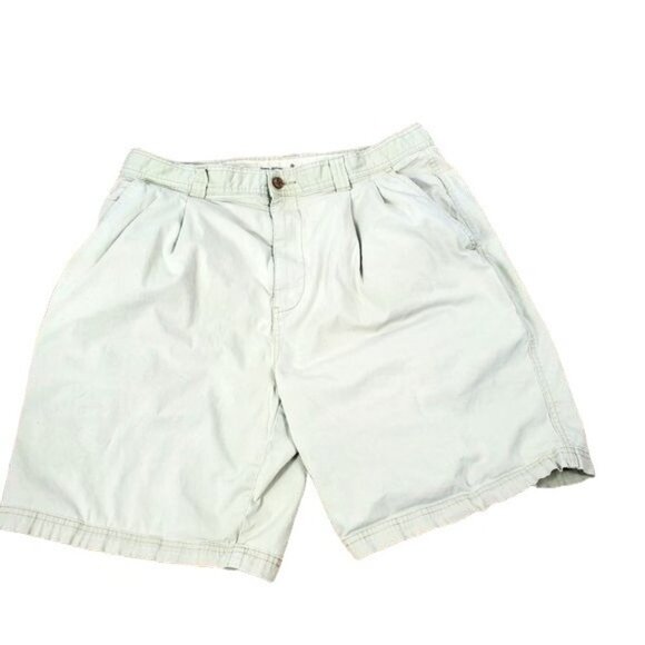 Tommy Bahama Other - Tommy Bahama pleated shorts size 36